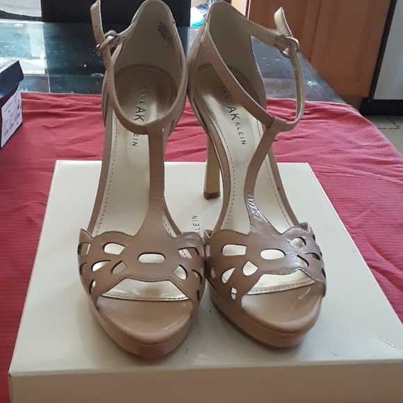 Shoes - Picture 2 of 2